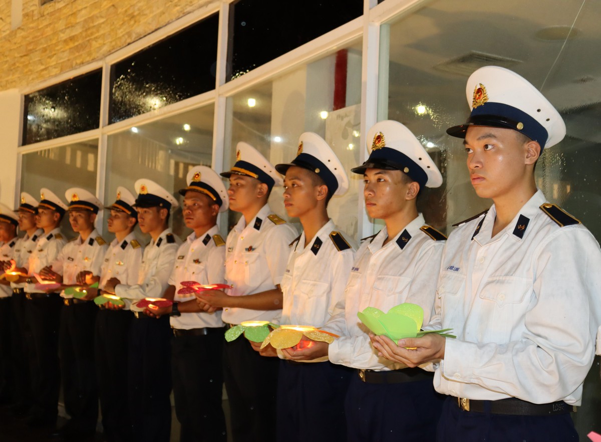 Học viện Hải quân: Nhiều hoạt động ý nghĩa tri ân ngày Thương binh, Liệt sĩ - Ảnh 2.
