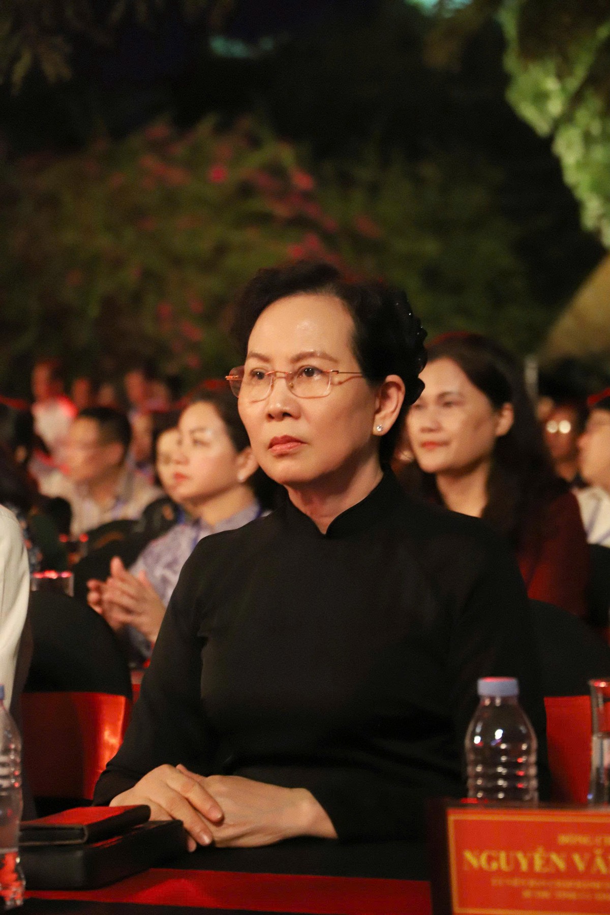 Trao di vật liệt sĩ Huỳnh Văn Quên tìm thấy ở Công viên Lê Thị Riêng cho thân nhân - Ảnh 3.
