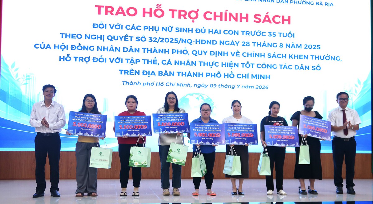 Diễn đàn tháng 7: "Em hạnh phúc khi sinh đủ 2 con"- Ảnh 1.