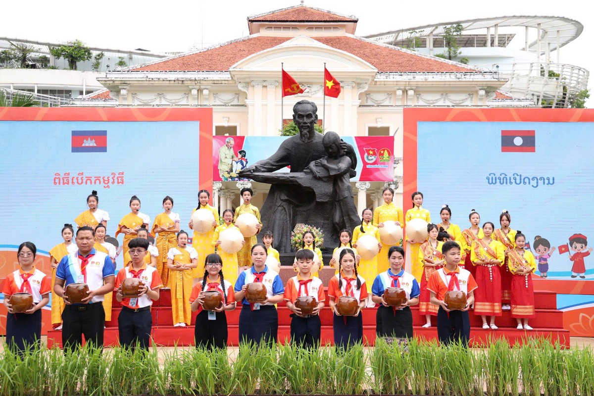 TPHCM đón 120 “đại biểu nhí” tham dự Liên hoan thiếu nhi Việt Nam - Lào - Campuchia- Ảnh 1.