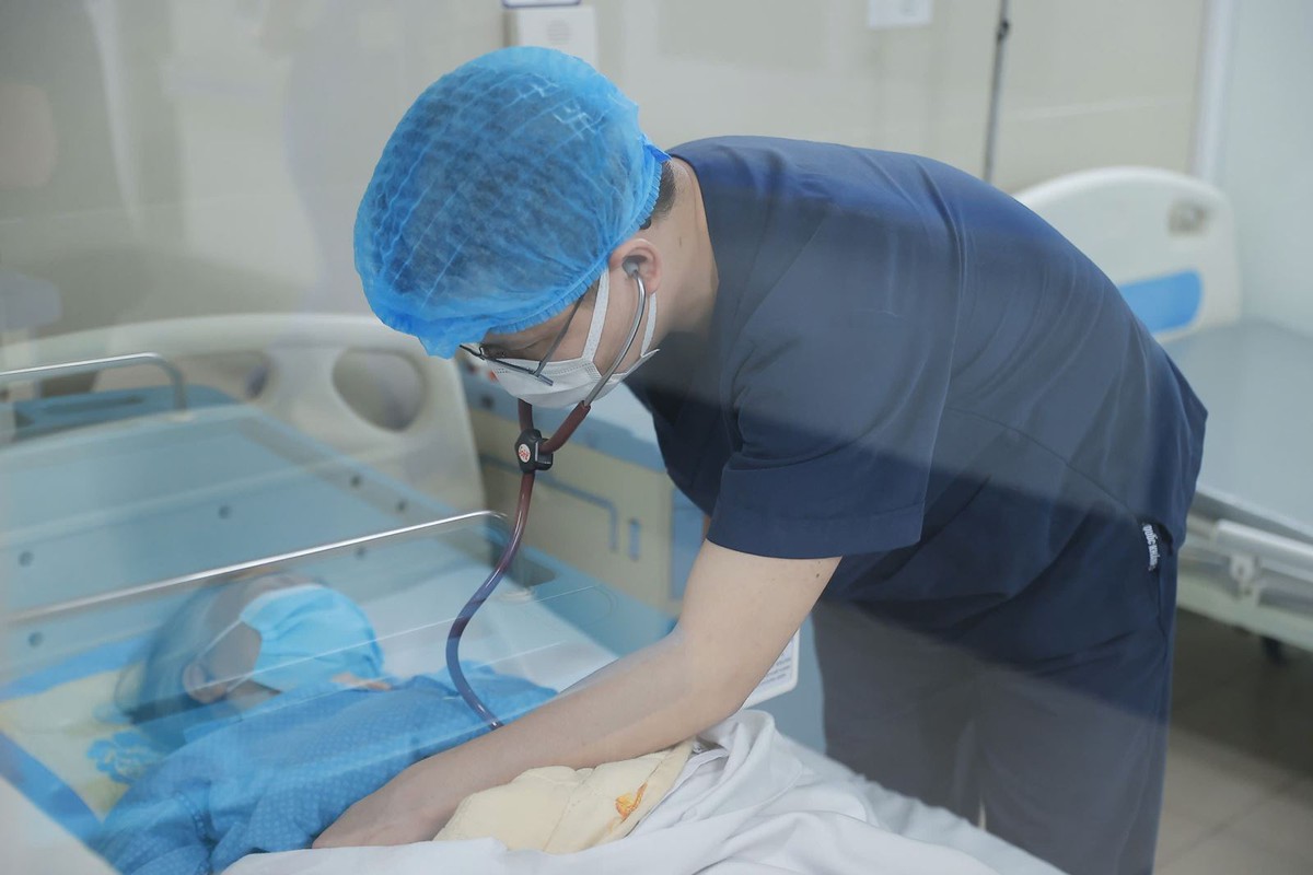 Bộ Y tế: COVID-19 và cúm mùa gia tăng, chưa ghi nhận ca nặng tăng bất thường - Ảnh 1.