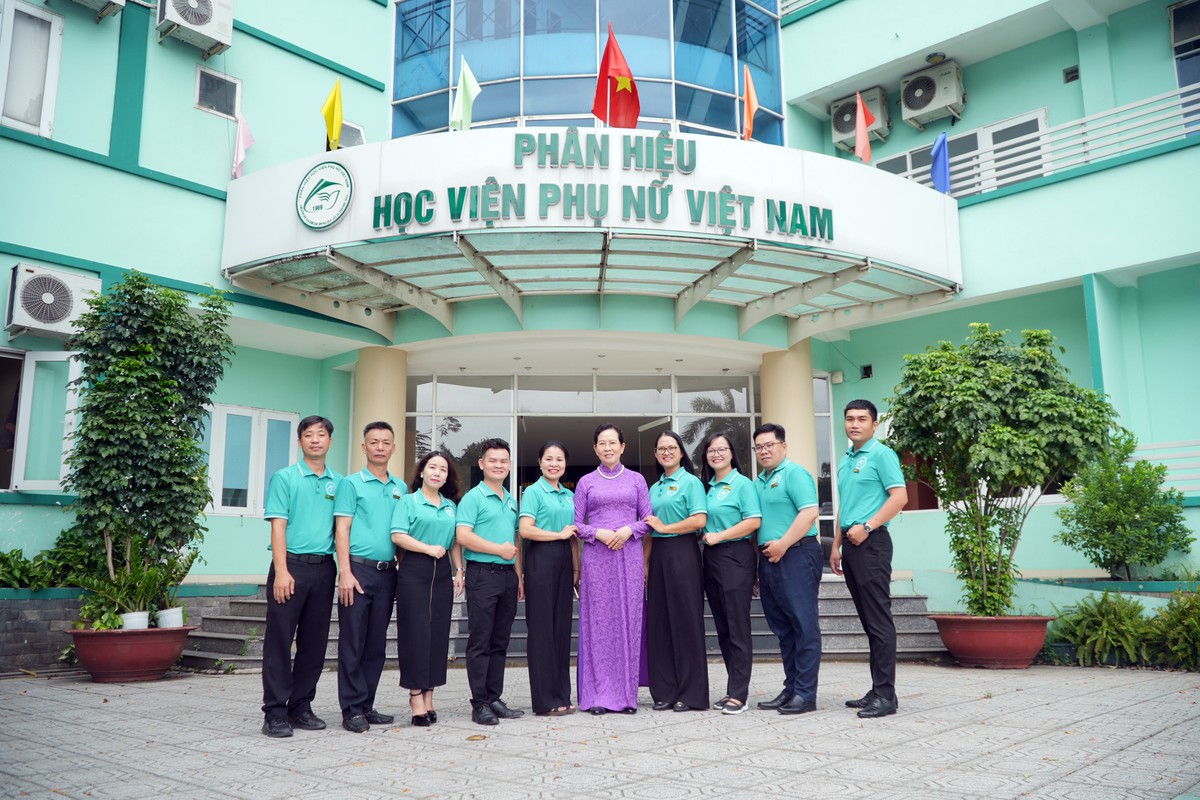 Phân hiệu Học viện Phụ nữ Việt Nam tại TPHCM bước vào giai đoạn phát triển mới - Ảnh 2.