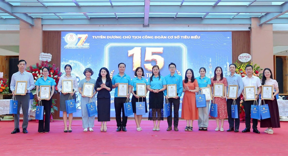 Phường Hai Bà Trưng (Hà Nội): Mittinh kỷ niệm 97 năm Ngày thành lập Công đoàn Việt Nam - Ảnh 2.