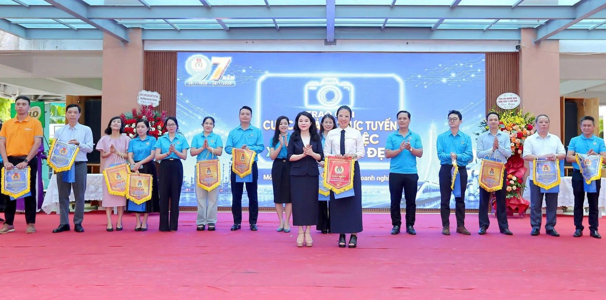 Phường Hai Bà Trưng (Hà Nội): Mittinh kỷ niệm 97 năm Ngày thành lập Công đoàn Việt Nam - Ảnh 3.