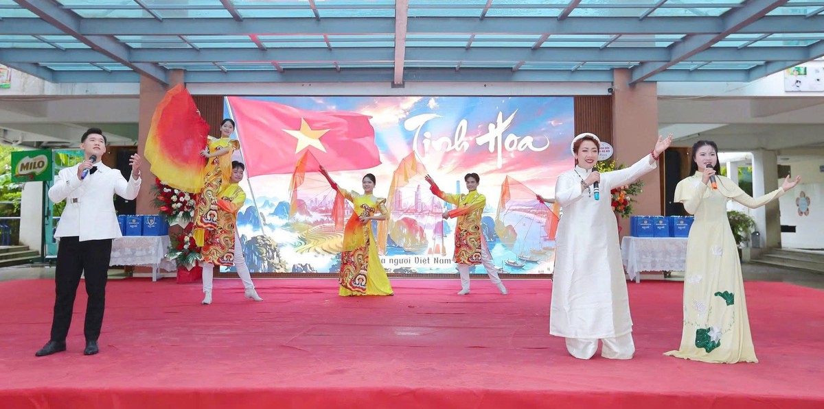Phường Hai Bà Trưng (Hà Nội): Mittinh kỷ niệm 97 năm Ngày thành lập Công đoàn Việt Nam - Ảnh 1.