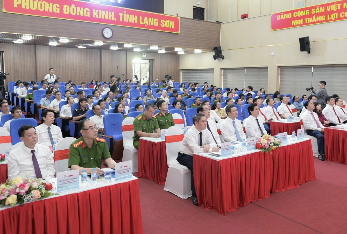Agribank đồng hành cùng tỉnh Lạng Sơn ra mắt Trạm dịch vụ công số: Ứng dụng công nghệ trong cải cách hành chính, xây dựng thế hệ “công dân số” - Ảnh 2.