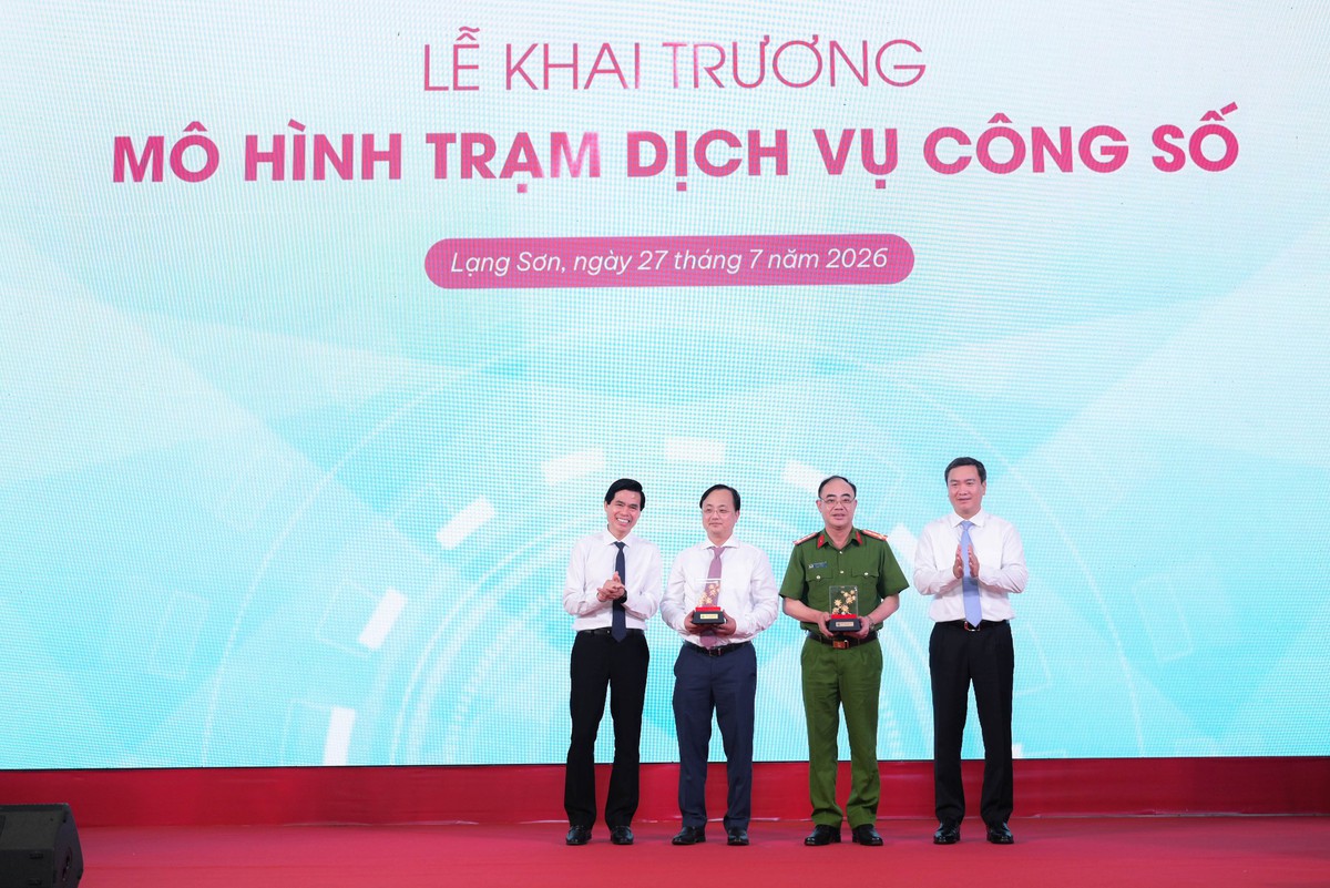 Agribank đồng hành cùng tỉnh Lạng Sơn ra mắt Trạm dịch vụ công số: Ứng dụng công nghệ trong cải cách hành chính, xây dựng thế hệ “công dân số” - Ảnh 7.