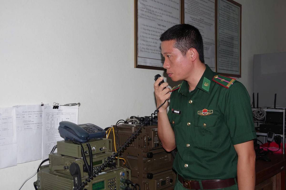 Hải Phòng: Bộ đội Biên phòng kêu gọi tàu thuyền, ngư dân tìm nơi tránh bão an toàn- Ảnh 1.