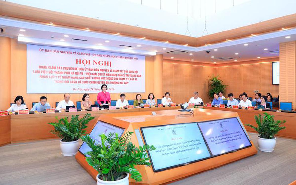 Hà Nội tăng gấp đôi nhân lực trạm y tế, hỗ trợ bác sĩ tới 530 triệu đồng - Ảnh 1.