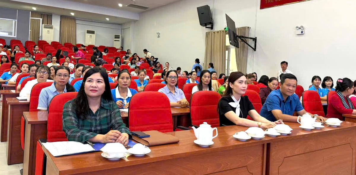300 cán bộ, hội viên, phụ nữ TPHCM được hướng dẫn thành lập hợp tác xã, tổ hợp tác- Ảnh 1.