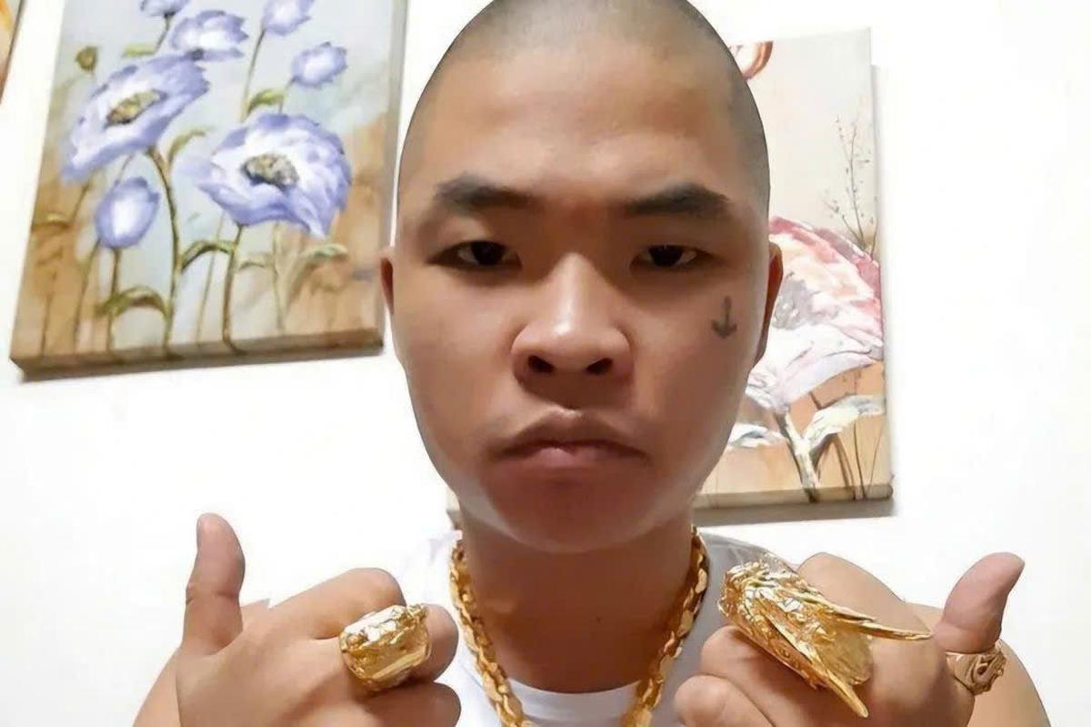 Công an điều tra vụ "Khánh Sky" livestream tại xưởng "Vua Quạt" - Ảnh 1.