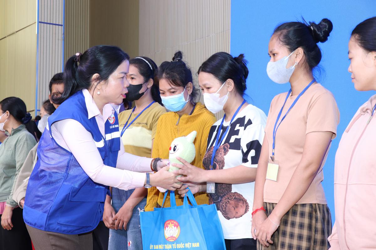 Hội LHPN TPHCM chăm lo 117 trẻ em mắc bệnh hiểm nghèo- Ảnh 2.