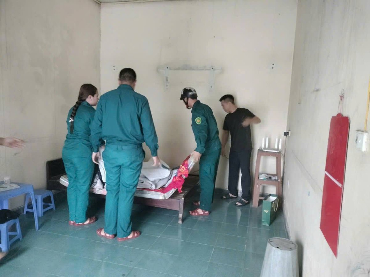 Quảng Ninh: Các lực lượng trực 24/24, sẵn sàng các phương án trước giờ bão số 1 đổ bộ- Ảnh 4.
