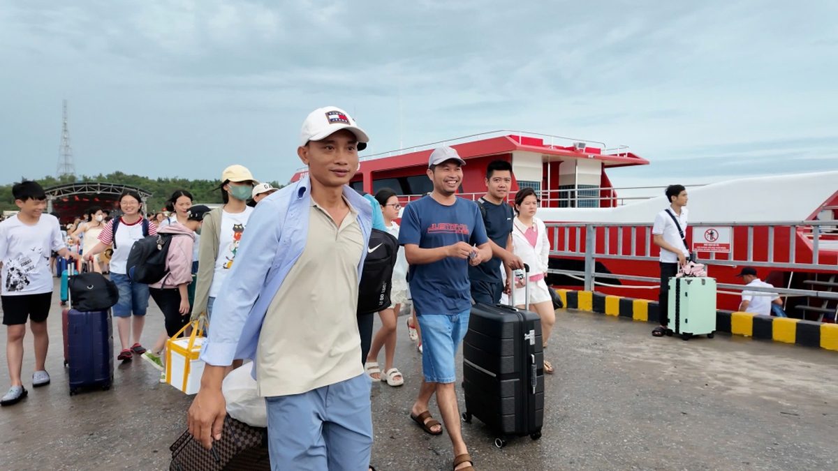 Quảng Ninh: Hơn 1.700 khách du lịch ở đảo Cô Tô đã về đất liền an toàn- Ảnh 1.