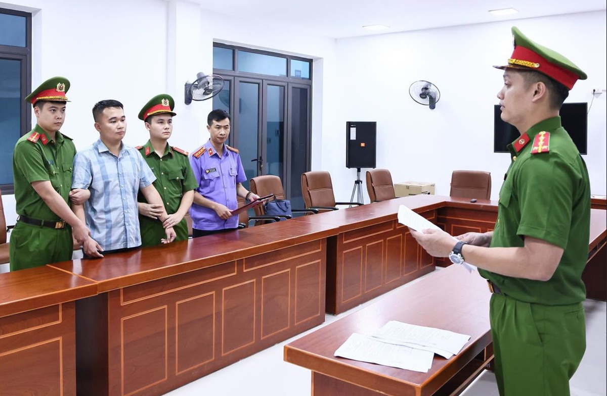 Bộ GD-ĐT lên tiếng sau vụ giáo viên Trường THPT chuyên Tuyên Quang bị giữ người khẩn cấp- Ảnh 1.