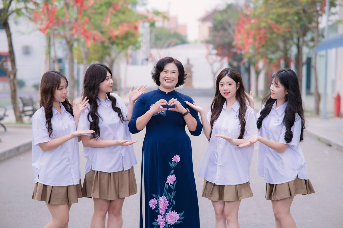 Nhà giáo Nguyễn Thị Lan: Gia đình không thiếu yêu thương, chỉ thiếu những cuộc trò chuyện giúp con lớn lên hạnh phúc- Ảnh 1.