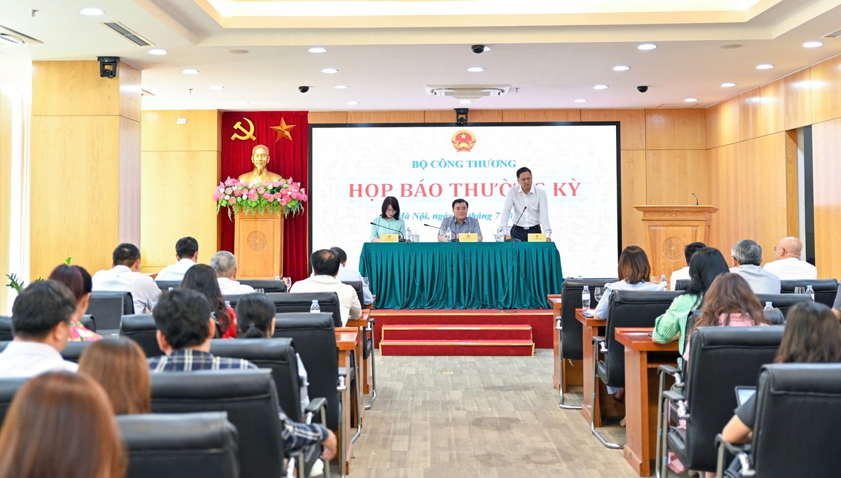 Kinh tế giữ nhịp tăng trưởng: Điện, xăng dầu ổn định, sản xuất và tiêu dùng cùng khởi sắc- Ảnh 3.