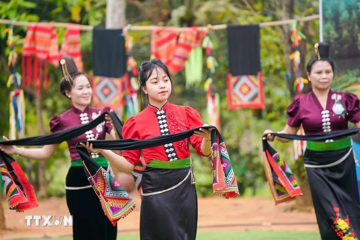 Triển khai đồng bộ, đưa các hệ giá trị thấm sâu vào đời sống xã hội - Ảnh 1.
