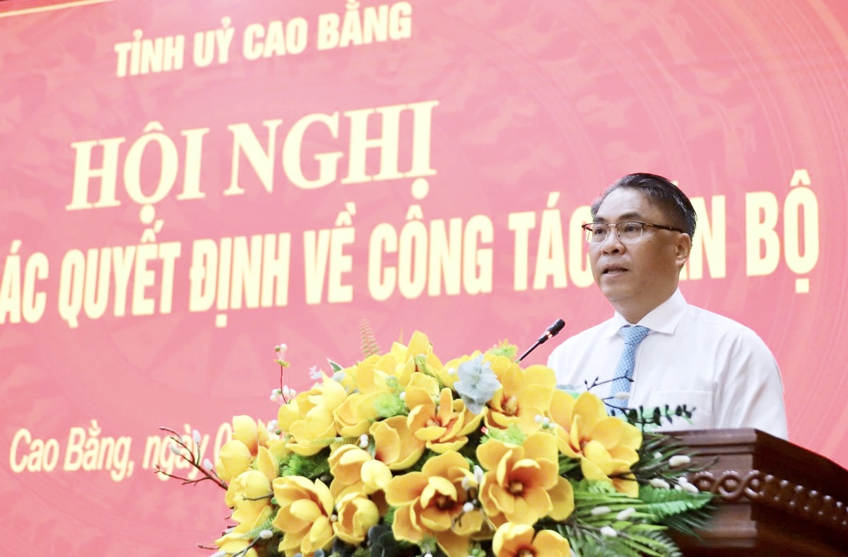 Tỉnh ủy Cao Bằng công bố các quyết định về công tác cán bộ - Ảnh 1.
