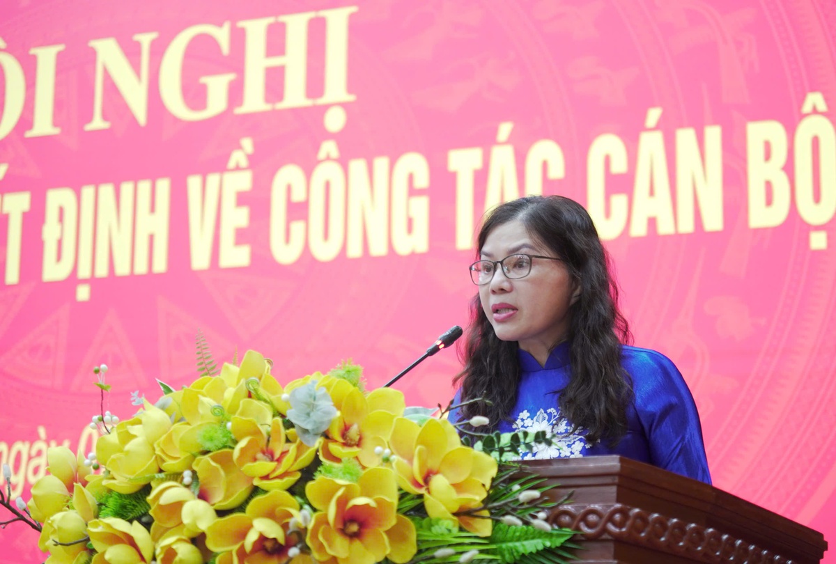 Tỉnh ủy Cao Bằng công bố các quyết định về công tác cán bộ - Ảnh 2.