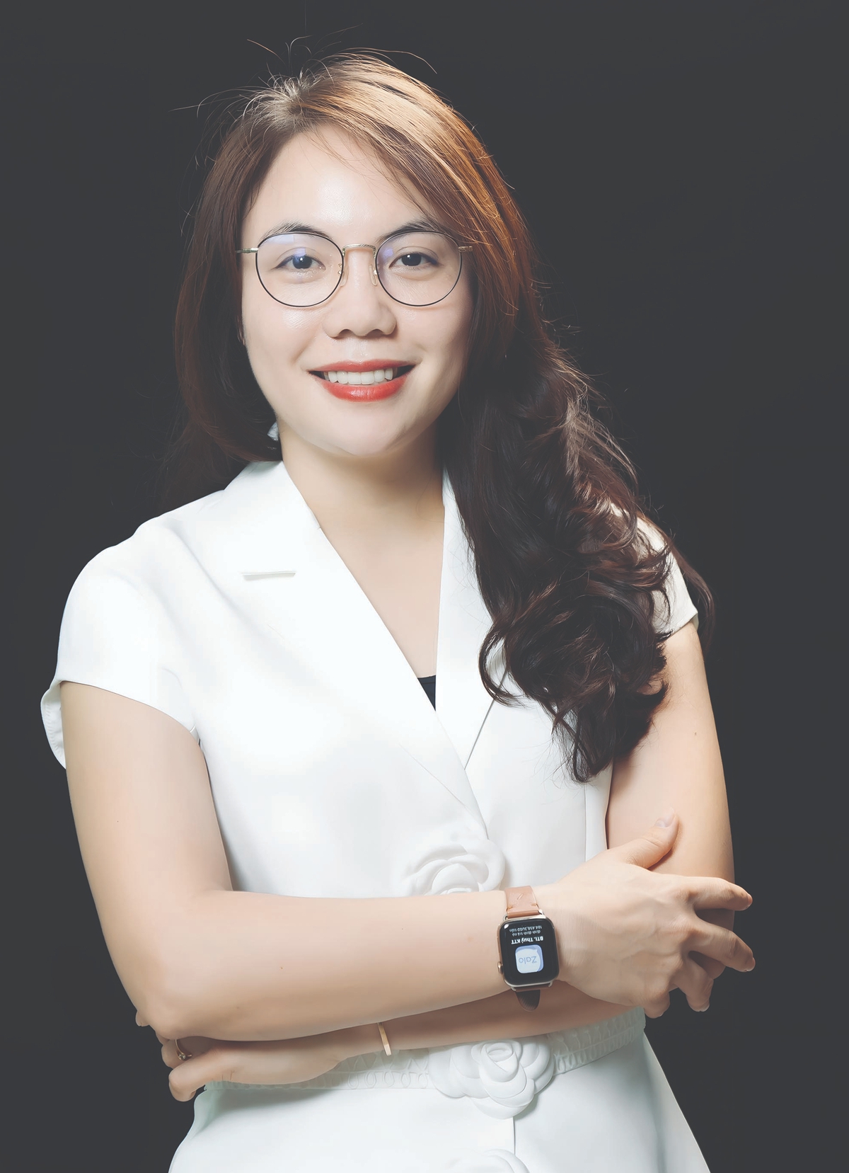 Những “bóng hồng” giữ nhịp cho 2 “mặt trận” - Ảnh 1.