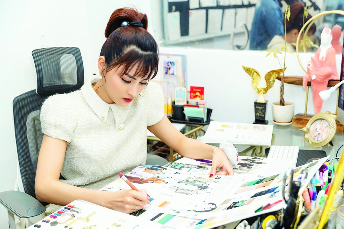 Người đẹp chuyển sang nghề làm đẹp- Ảnh 1.