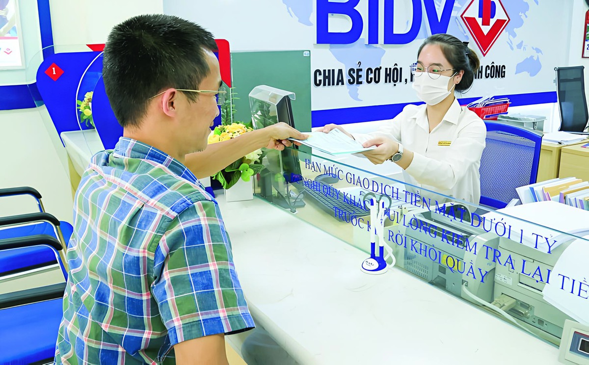 Cân bằng cuộc sống sau cánh cửa ngân hàng- Ảnh 1.