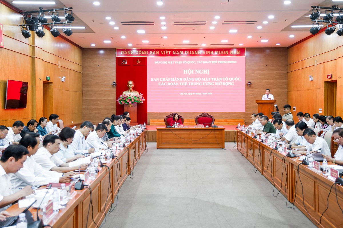 Trung ương Hội LHPN Việt Nam nhận Huân chương Lao động Hạng Ba về thành tích thực hiện tinh gọn bộ máy- Ảnh 1.