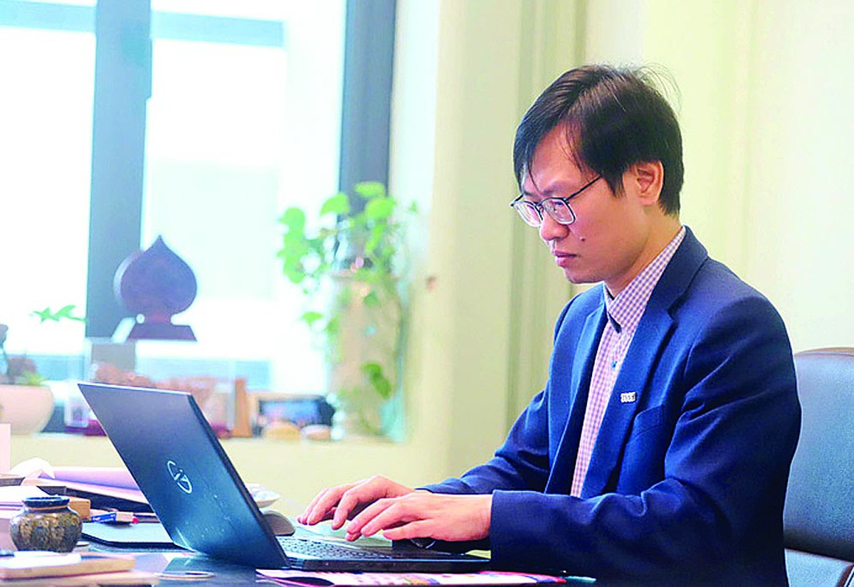 AI “tái định hình” việc làm, người lao động tìm cách thích ứng - Ảnh 2.