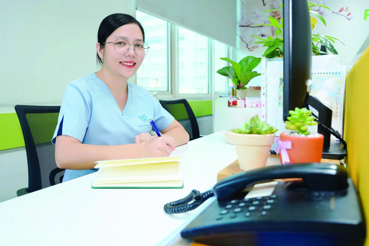 Nữ điều dưỡng hơn 15 năm đồng hành cùng bệnh nhân- Ảnh 1.