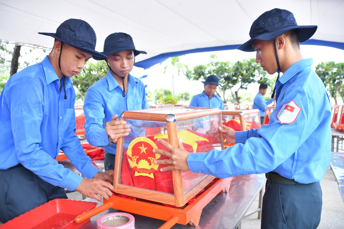 Phó Chủ tịch nước Võ Thị Ánh Xuân dự lễ an táng 235 hài cốt liệt sĩ tại An Giang - Ảnh 3.