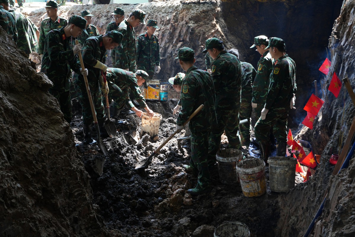 TPHCM: Tìm thấy thêm 5 bộ hài cốt liệt sĩ tại Công viên Lê Thị Riêng- Ảnh 3.