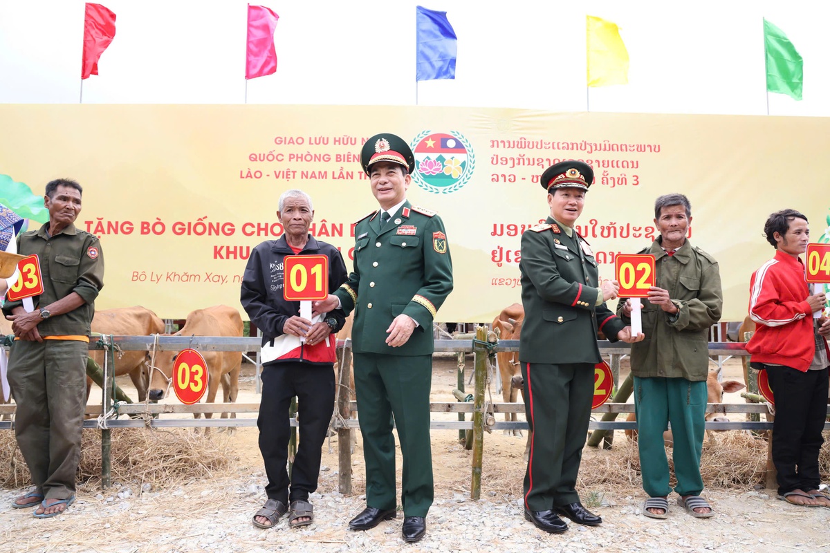 Giao lưu hữu nghị biên giới Việt Nam-Lào: Điểm sáng trong quan hệ hợp tác quốc phòng hai nước - Ảnh 3.