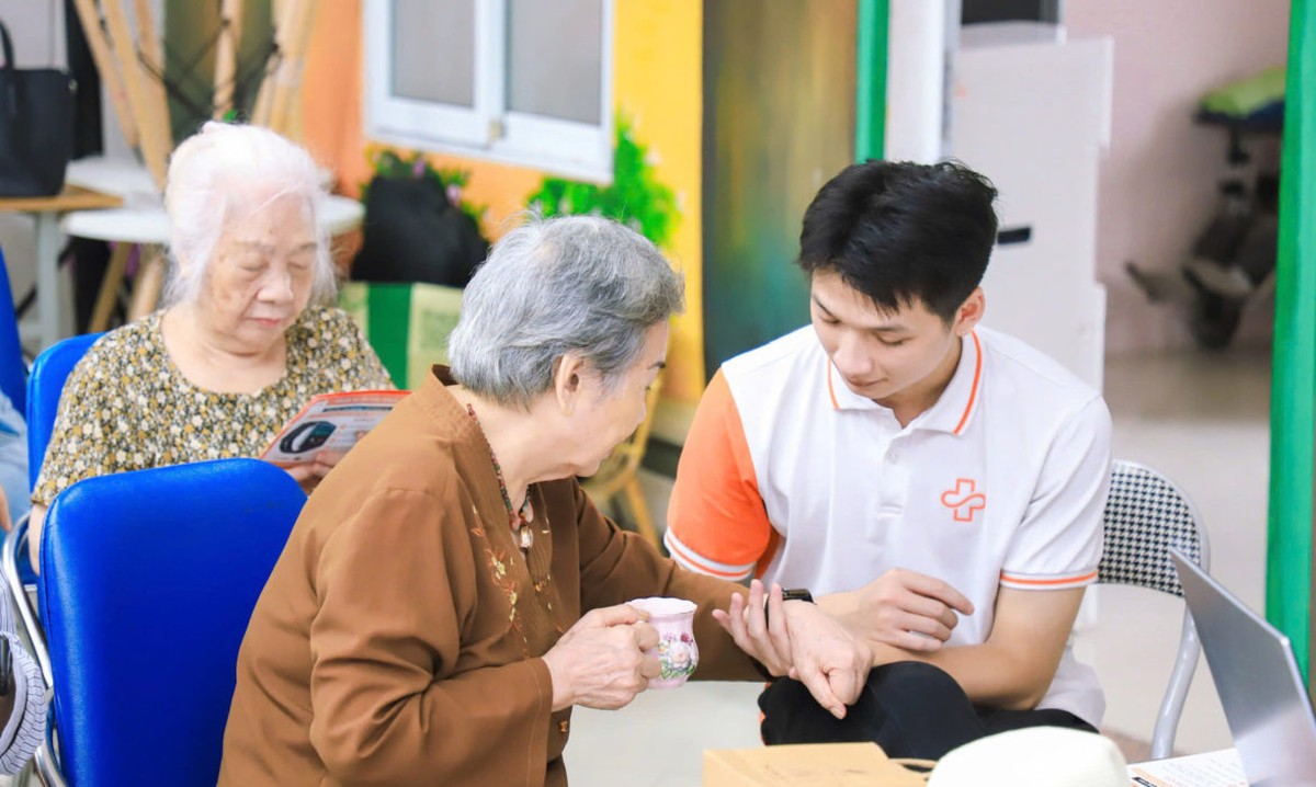 Hà Nội: Biến thách thức già hóa dân số thành động lực phát triển- Ảnh 3.