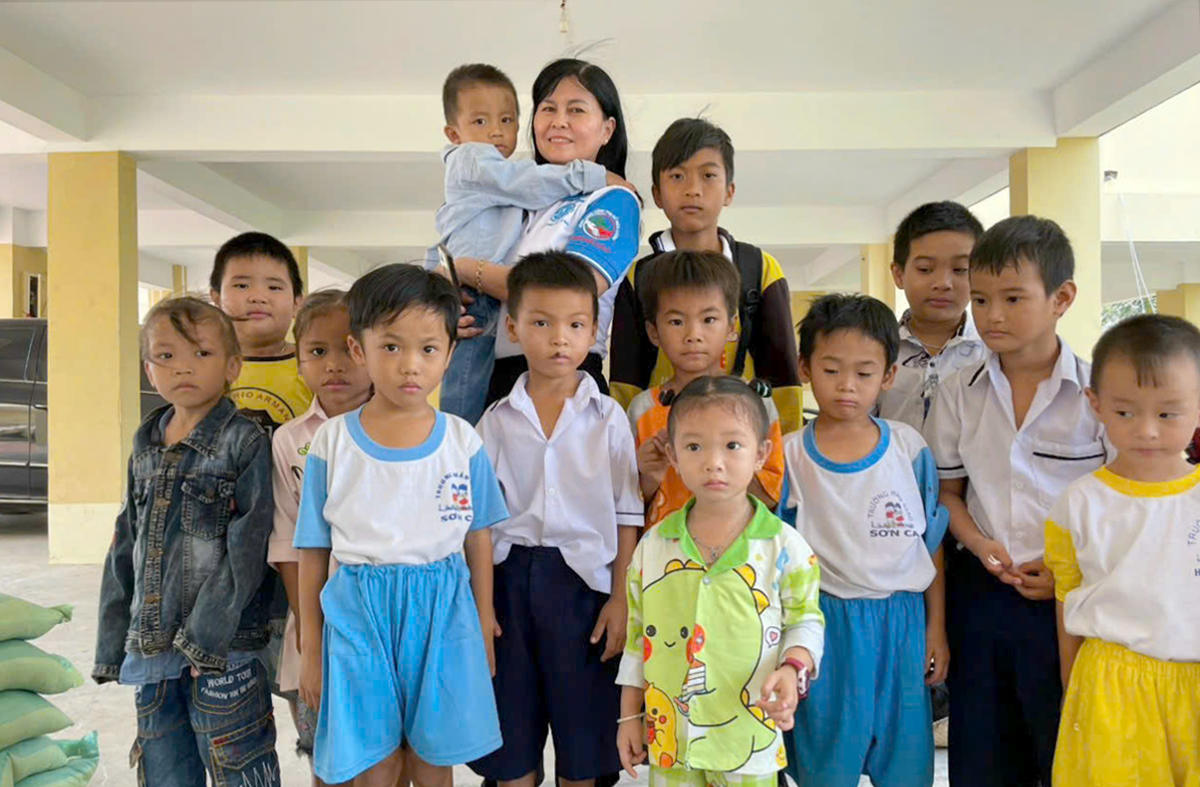 Mẹ đỡ đầu của 46 trẻ mồ côi, khó khăn ở Cà Mau- Ảnh 2.