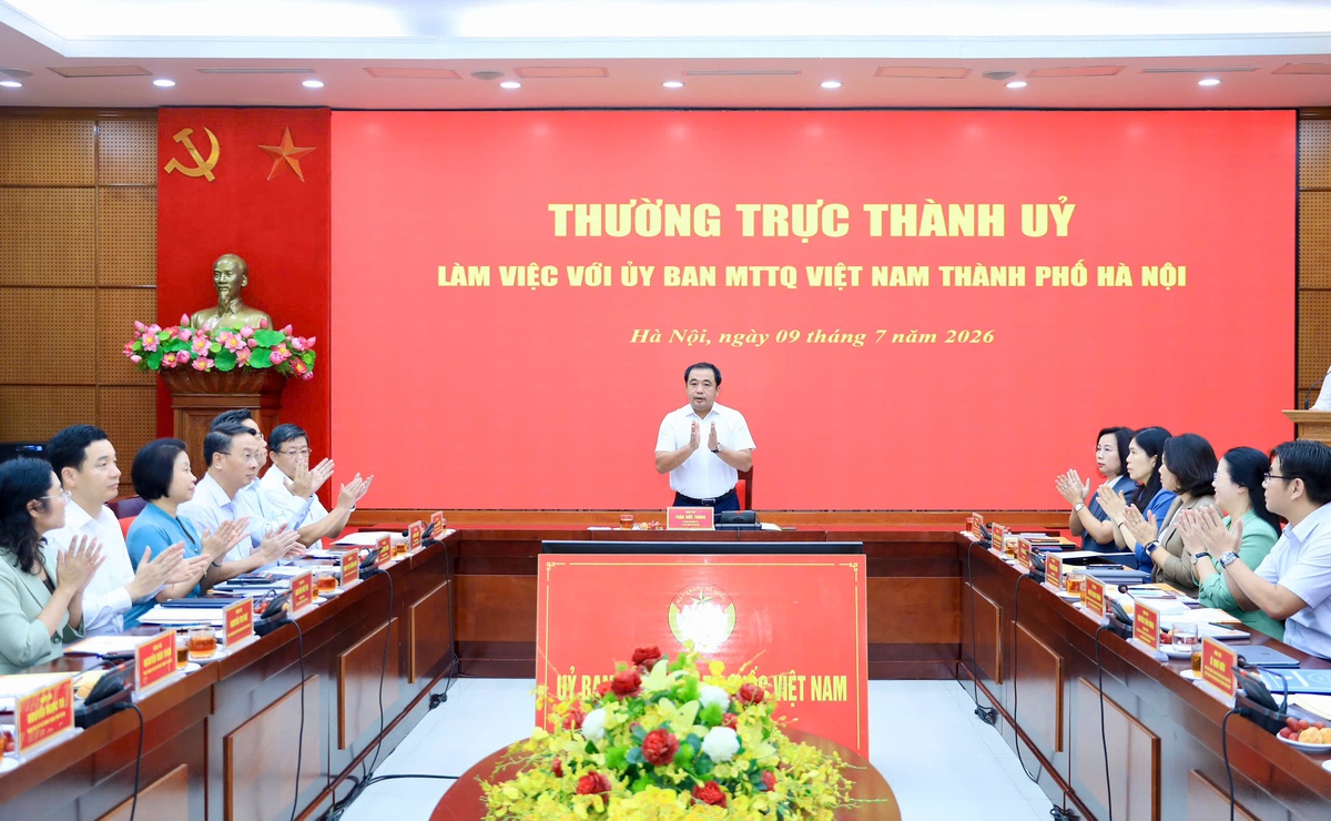 Bí thư Thành ủy Hà Nội: Xây dựng hệ thống Mặt trận thực sự "gần dân, sát dân, vì Nhân dân"- Ảnh 1.