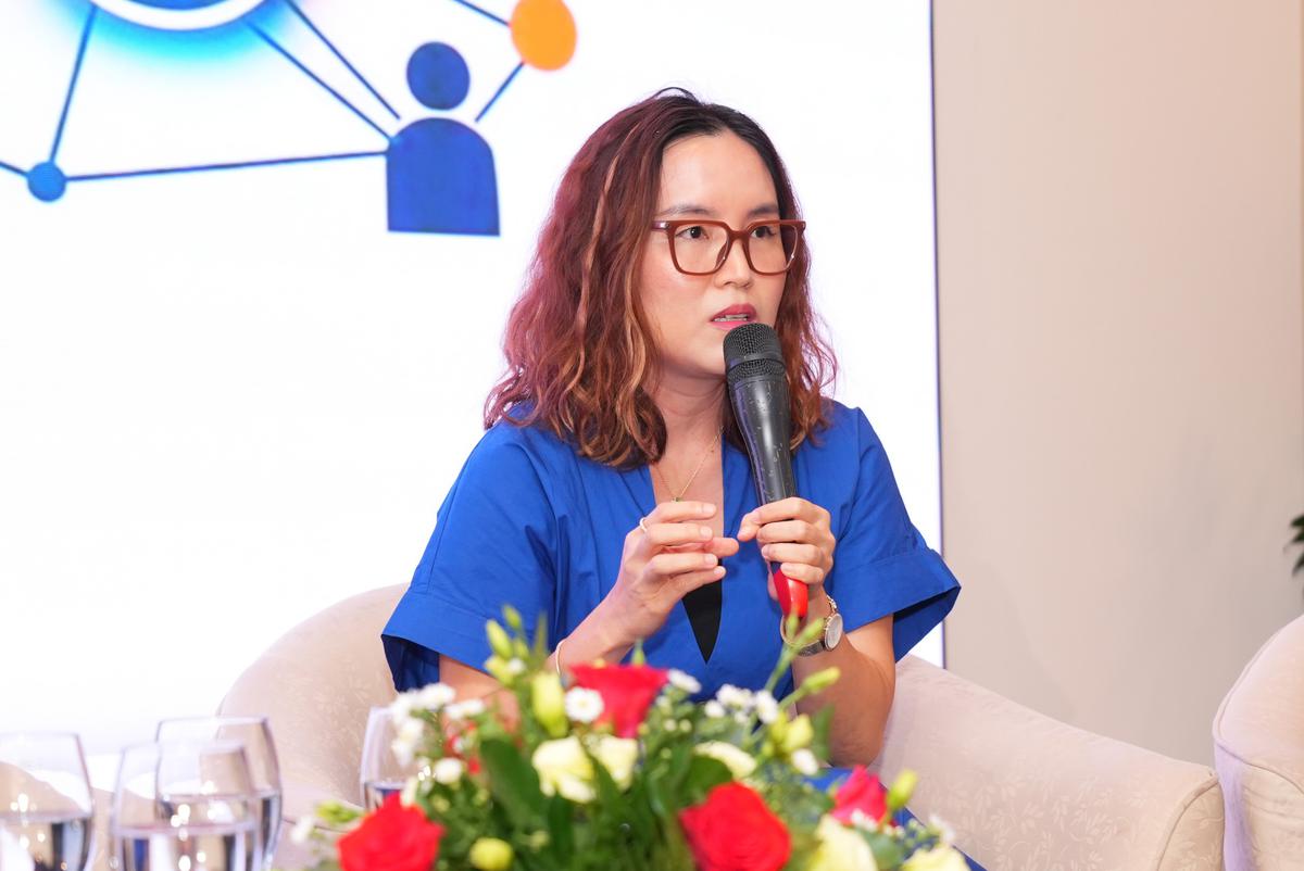 Nữ lãnh đạo thời AI: Đừng sợ bị thay thế, hãy học để làm chủ công nghệ- Ảnh 2.