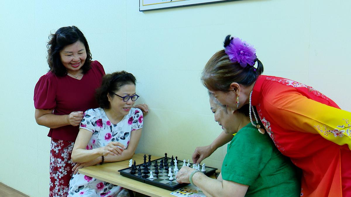 Mô hình chăm sóc người cao tuổi không tách rời gia đình - Ảnh 1.