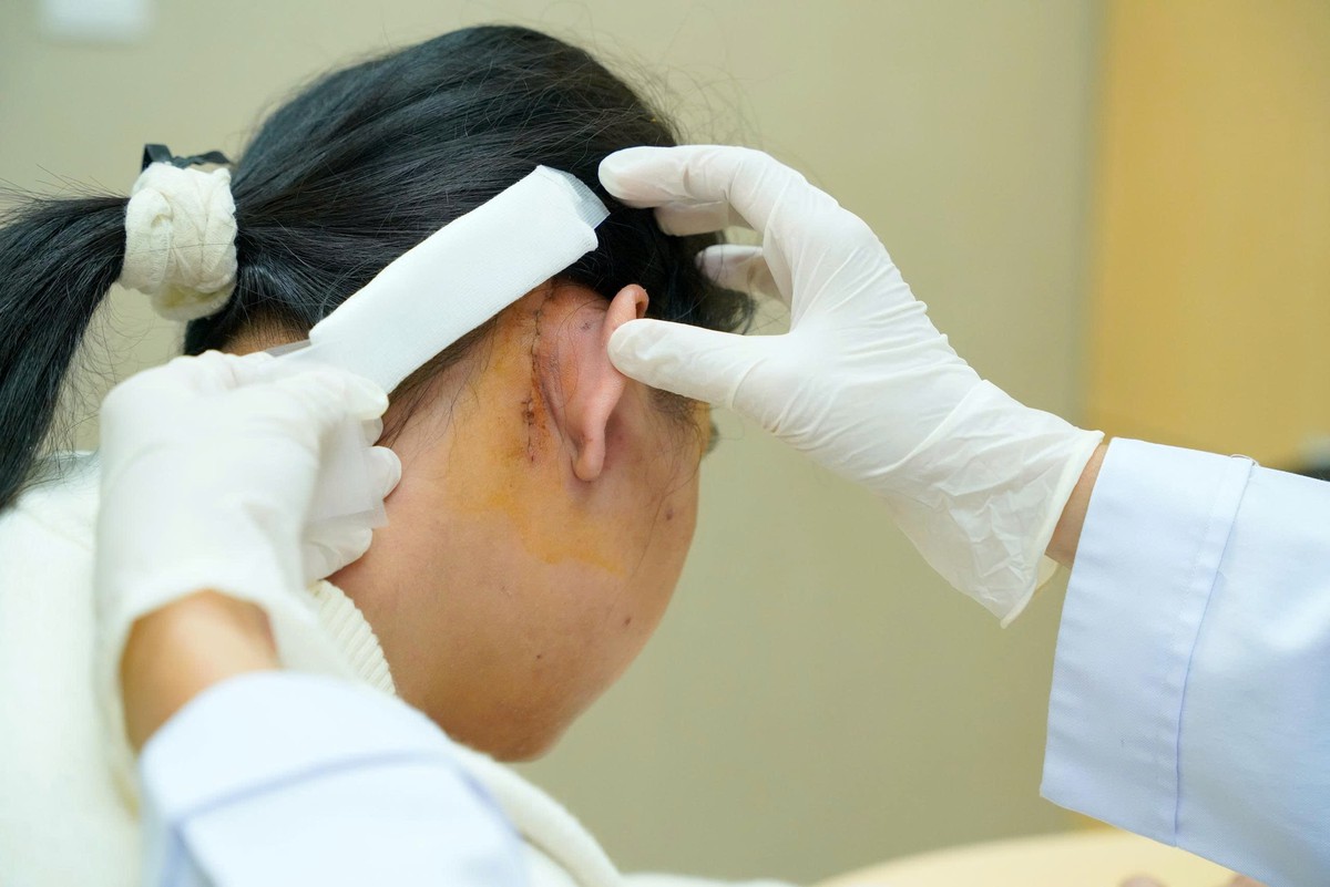Tìm lại âm thanh người phụ nữ bị điếc đột ngột - Ảnh 2.