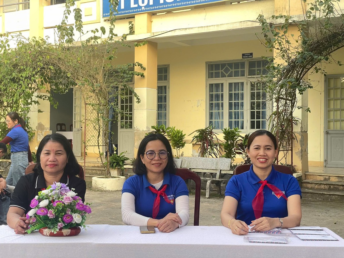 Sắp xếp trường học: Hiệu trưởng sẵn sàng trở lại bục giảng - Ảnh 2.