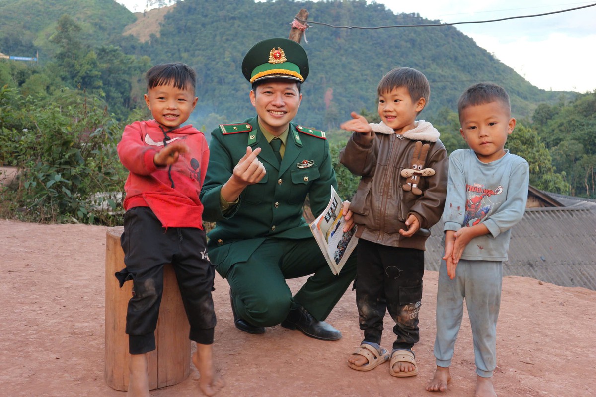 Ươm mầm xanh yêu thương nơi biên cương - Ảnh 1.