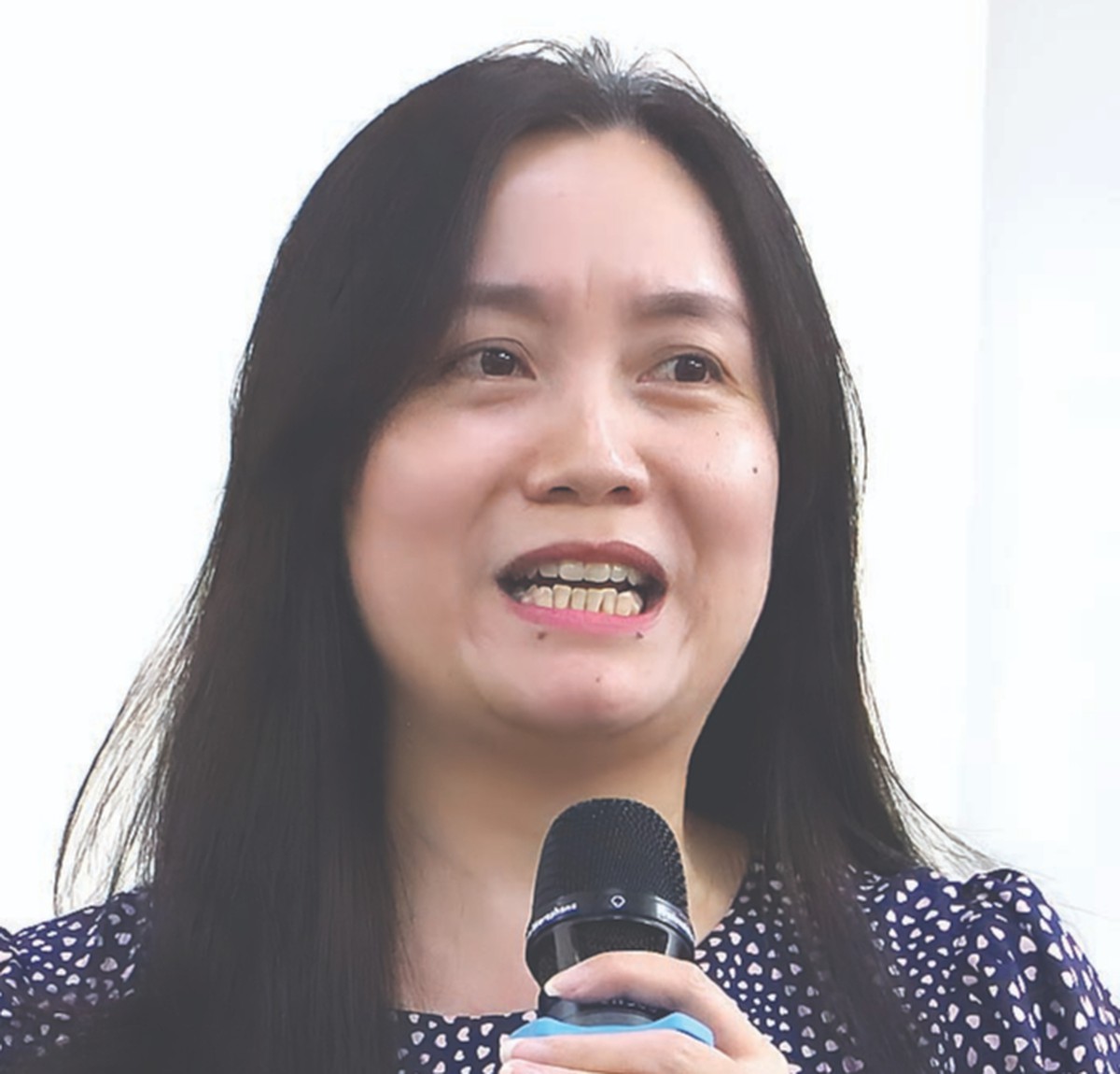 Thế hệ "bánh mì kẹp" nặng gánh hai vai- Ảnh 3.