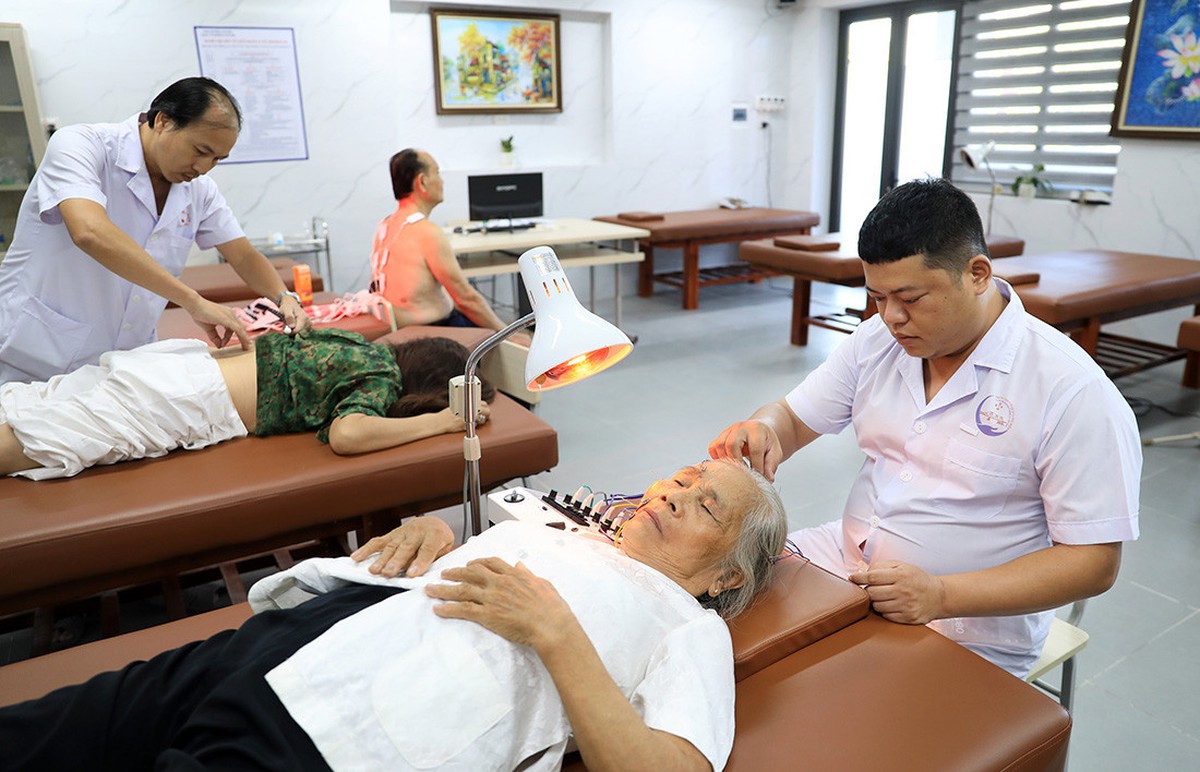 Tận dụng cơ sở dôi dư, mở không gian phục hồi chức năng cho người cao tuổi - Ảnh 2.