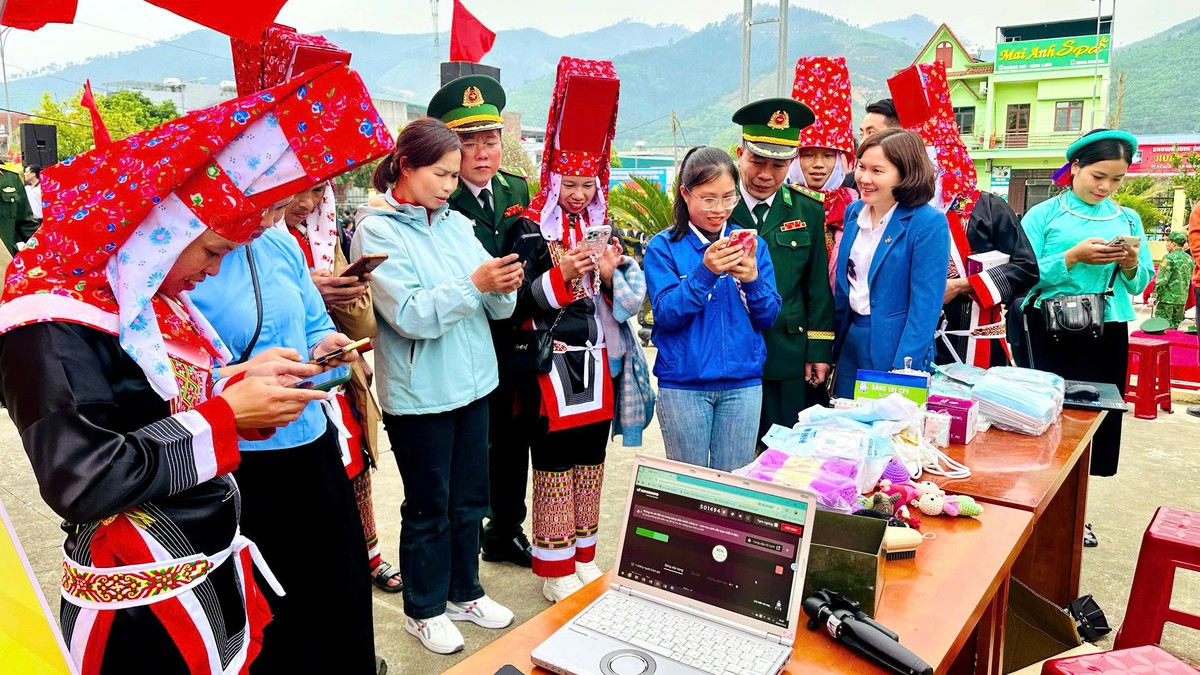Đồng hành cùng phụ nữ "vượt rào cản" trên môi trường số- Ảnh 2.
