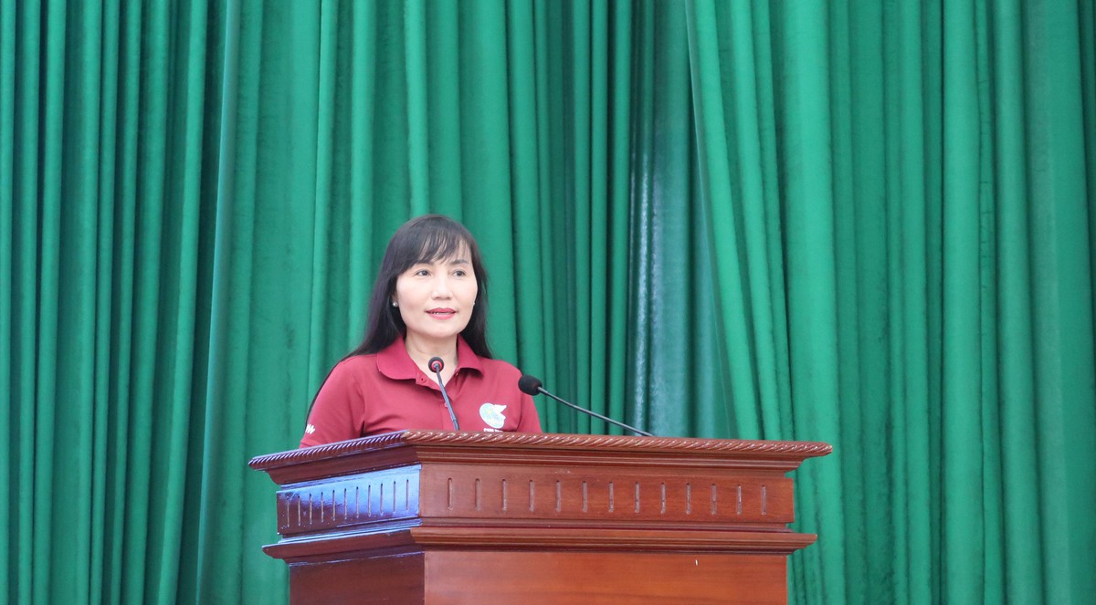 Hội LHPN TPHCM trao học bổng, tặng quà con cán bộ, nhân viên Chi đội Kiểm ngư số 2- Ảnh 2.