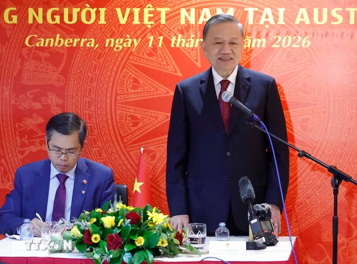 Top Vietnamese leader attends inauguration of Vietnam House, meets Vietnamese community in Australia - Ảnh 1.