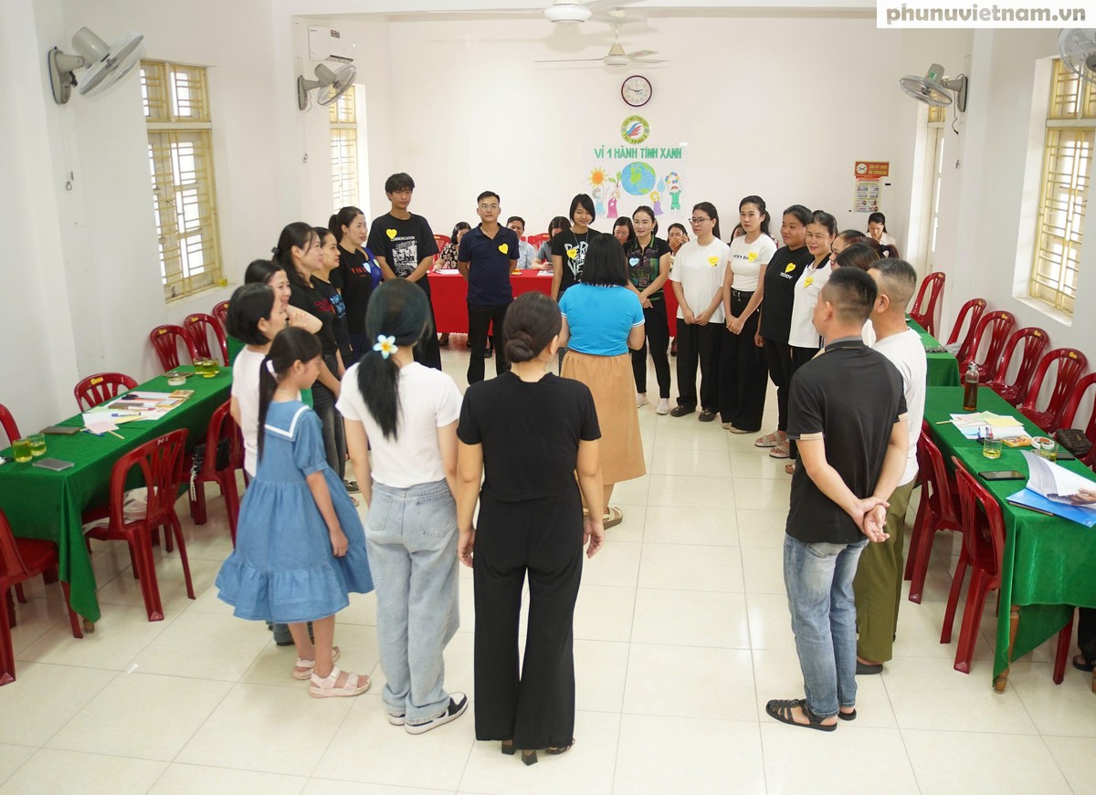 Lãnh đạo Hội LHPN Việt Nam tham quan mô hình "Làm cha mẹ cho sự phát triển toàn diện trẻ thơ" tại Hải Phòng- Ảnh 3.