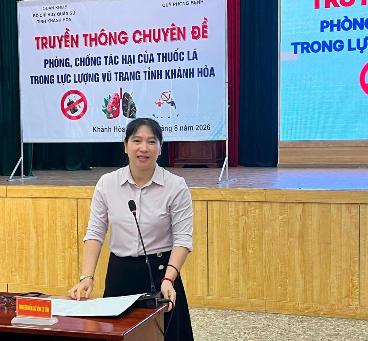 Khánh Hòa: Truyền thông phòng, chống tác hại của thuốc lá đến cán bộ, chiến sĩ- Ảnh 1.