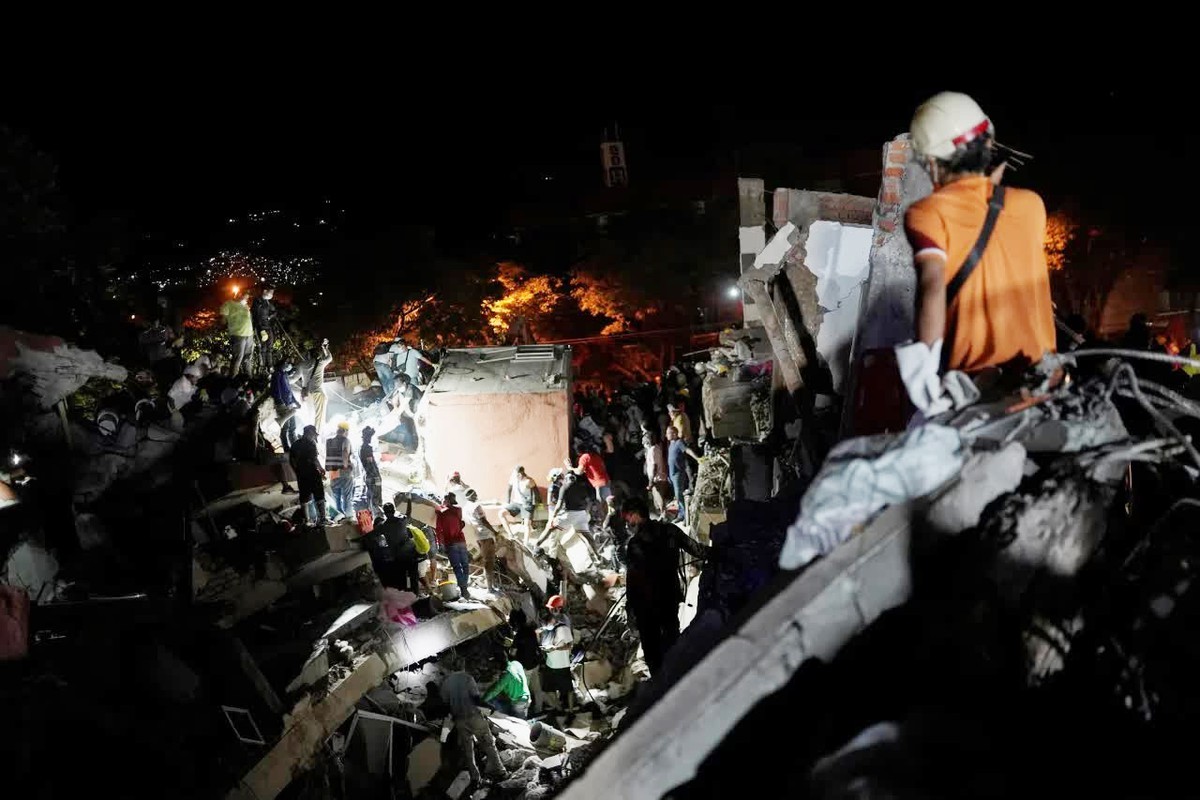 Vietnam steps up citizen protection following Colombia earthquake - Ảnh 1.