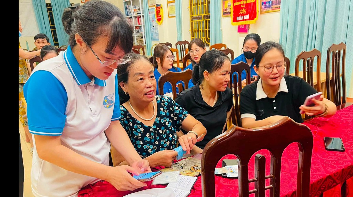 “100 ngày tháo gỡ điểm nghẽn chuyển đổi số": Kỳ 1 - Những “điểm trắng” tiếp cận dịch vụ công- Ảnh 5.